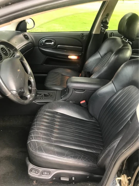 2002 Chrysler 300 - Image 10 of 19
