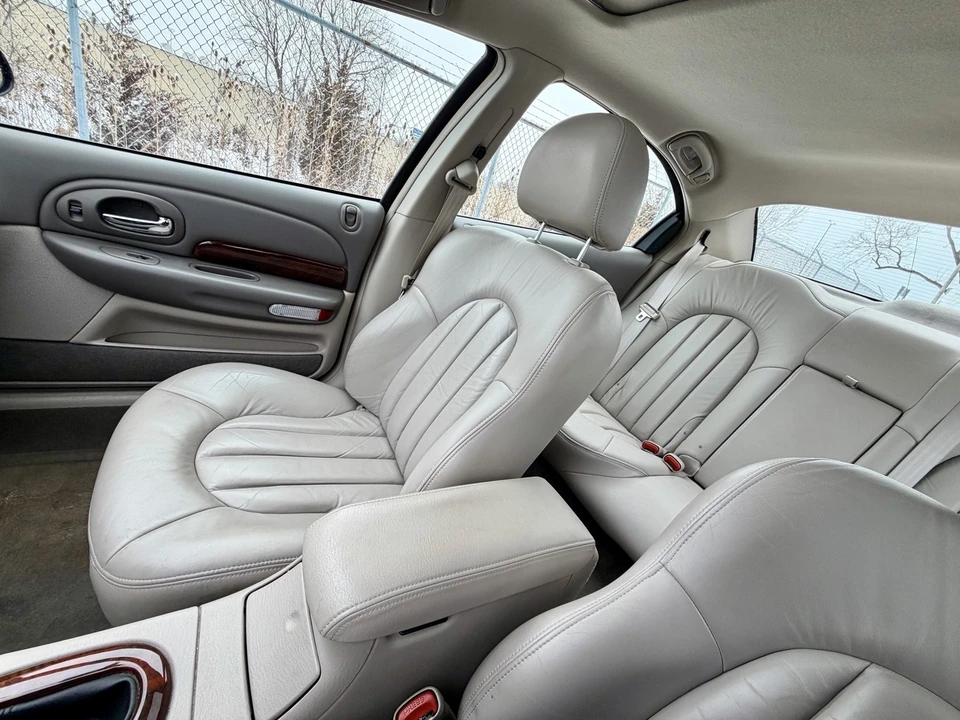2002 Chrysler Concorde - Image 15 of 20