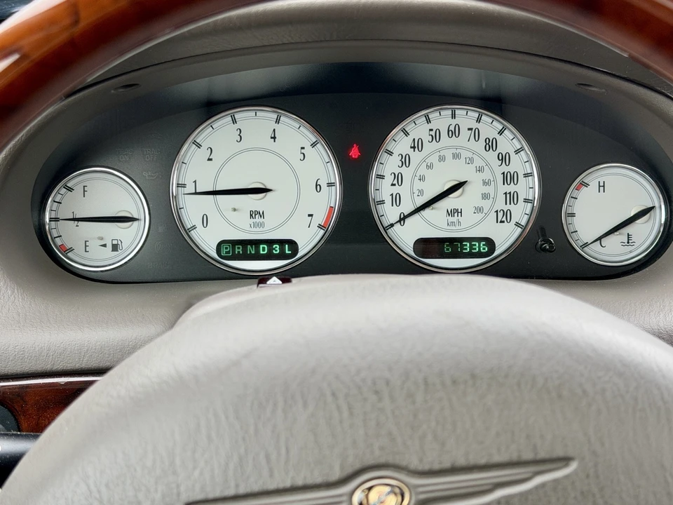 2002 Chrysler Concorde - Image 11 of 20