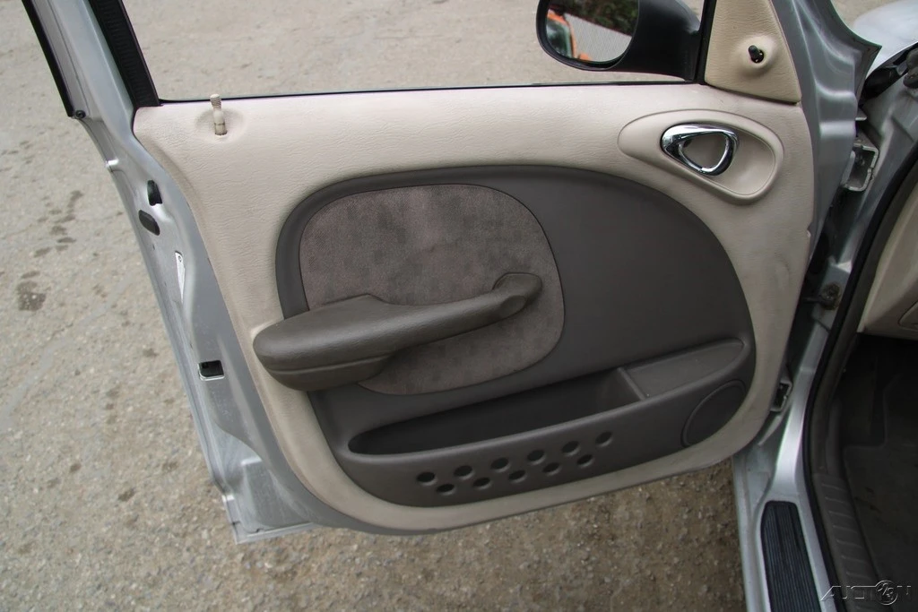2002 Chrysler PT Cruiser - Image 11 of 21