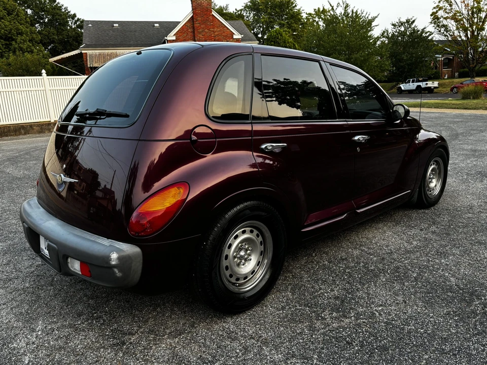 2002 Chrysler PT Cruiser - Image 10 of 31