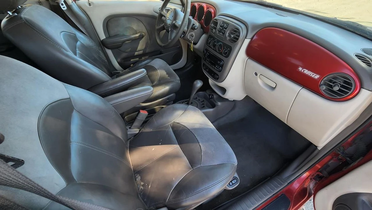 2002 Chrysler PT Cruiser - Image 10 of 12