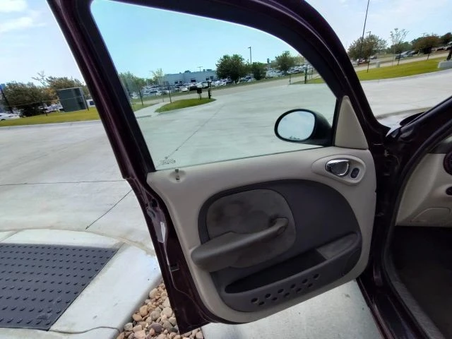 2002 Chrysler PT Cruiser - Image 16 of 19