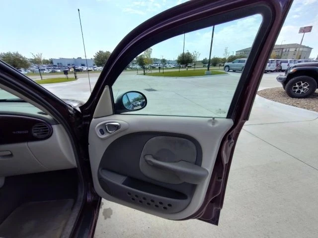 2002 Chrysler PT Cruiser - Image 18 of 19