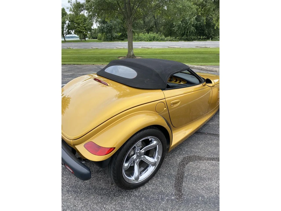2002 Chrysler Prowler - Image 11 of 15