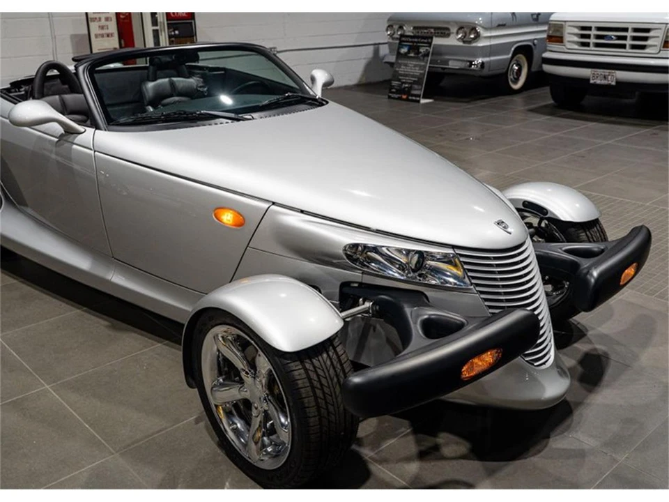 2002 Chrysler Prowler - Image 19 of 31