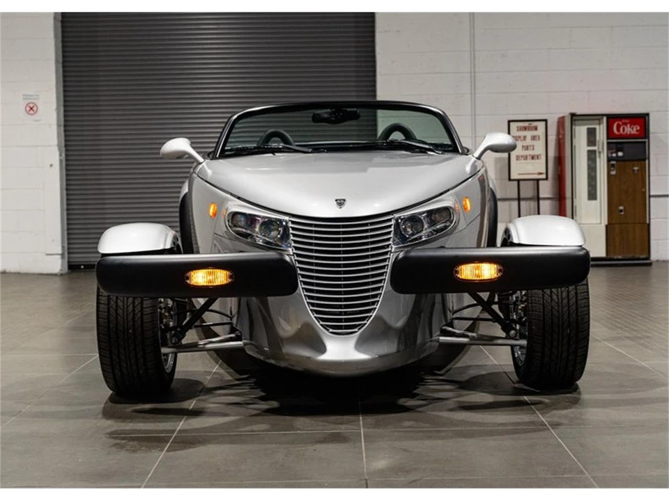 2002 Chrysler Prowler - Image 13 of 31