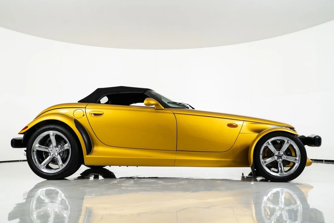 2002 Chrysler Prowler - Image 15 of 31