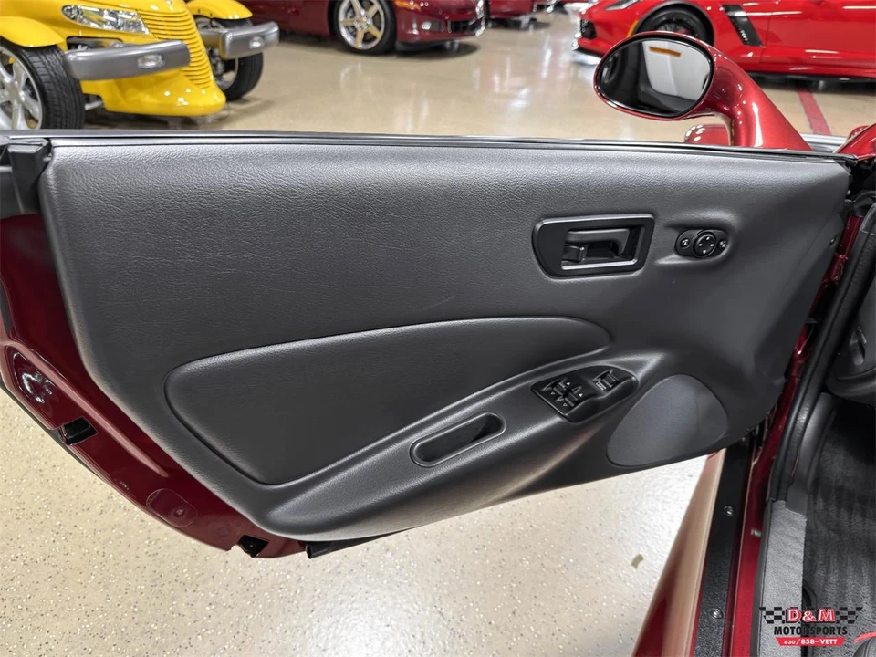 2002 Chrysler Prowler - Image 24 of 31