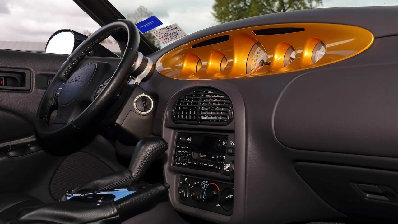 2002 Chrysler Prowler - Image 11 of 25