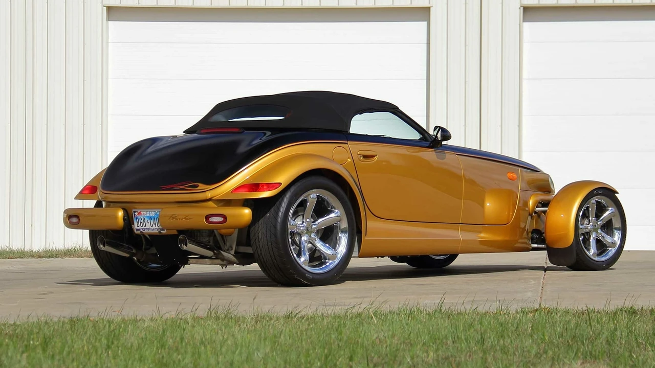 2002 Chrysler Prowler - Image 13 of 25
