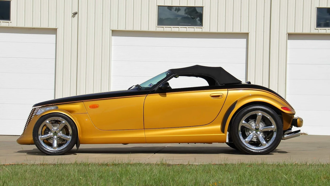 2002 Chrysler Prowler - Image 2 of 25
