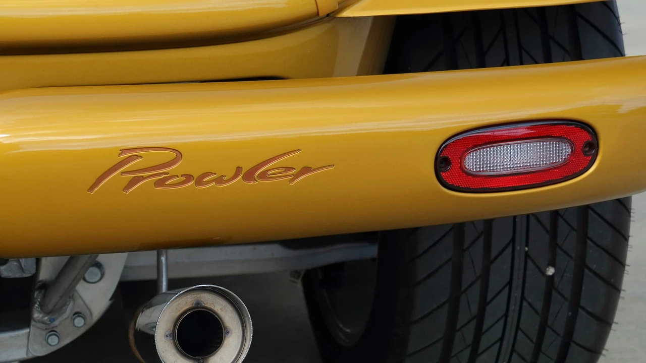 2002 Chrysler Prowler - Image 24 of 25