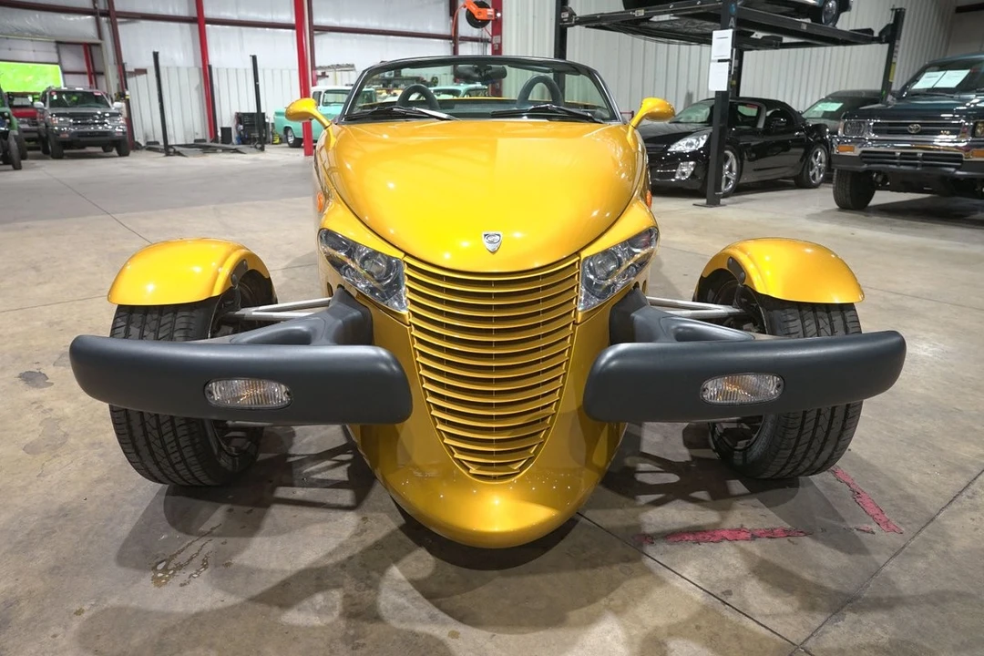 2002 Chrysler Prowler - Image 13 of 31