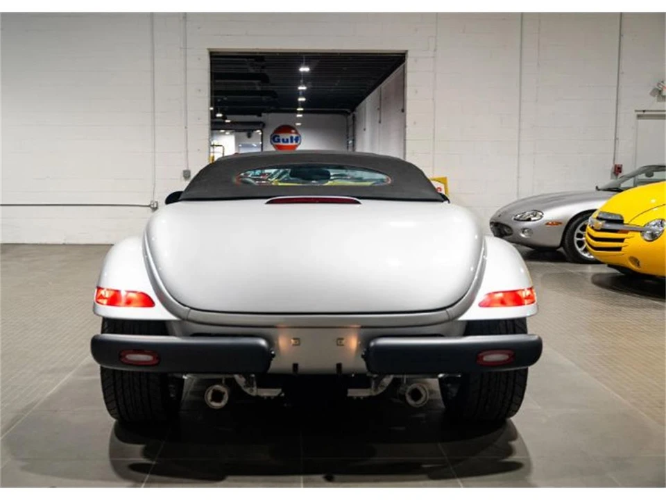 2002 Chrysler Prowler - Image 19 of 30