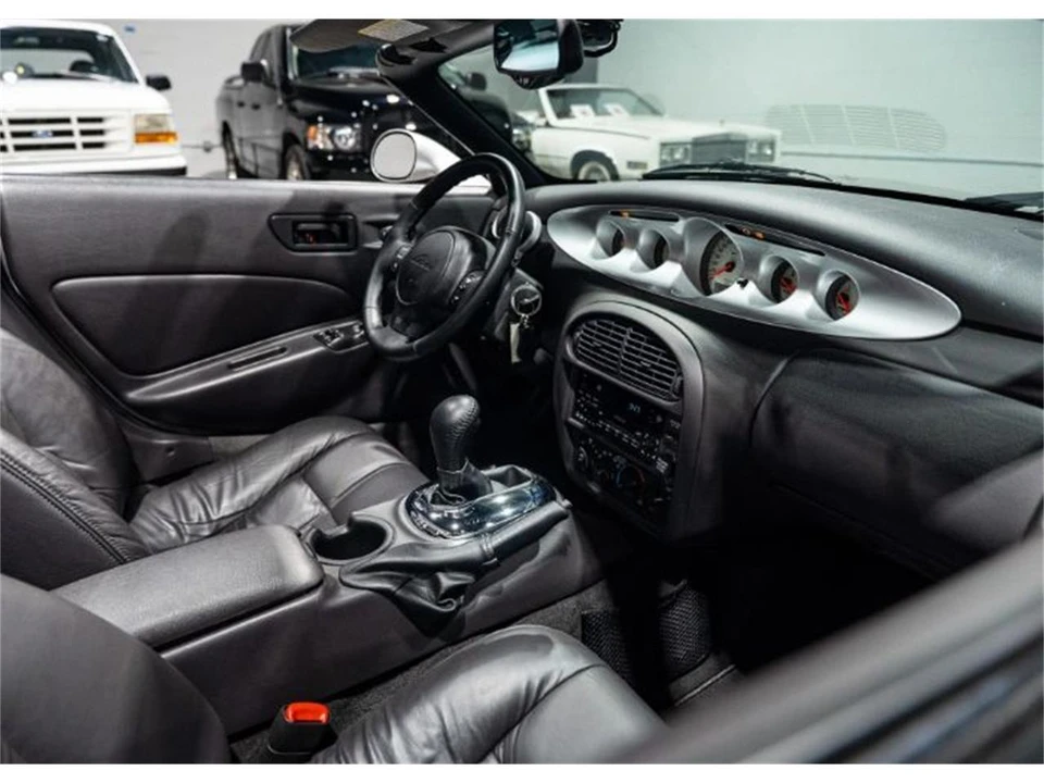 2002 Chrysler Prowler - Image 23 of 30
