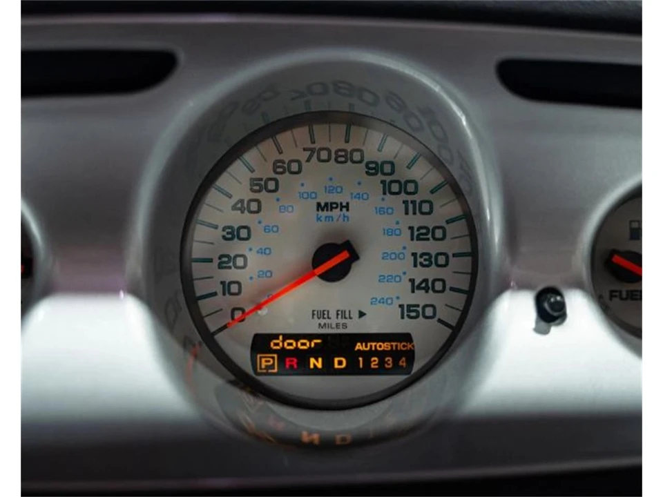 2002 Chrysler Prowler - Image 29 of 30