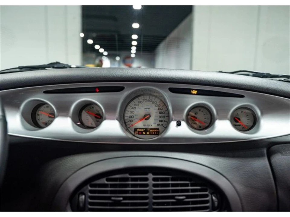 2002 Chrysler Prowler - Image 28 of 30