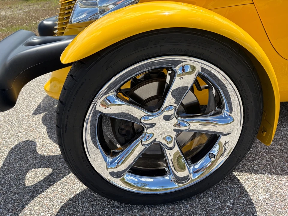 2002 Chrysler Prowler - Image 2 of 31
