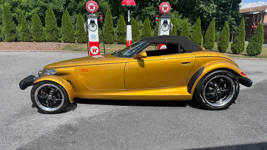 2002 Chrysler Prowler - Image 2 of 13