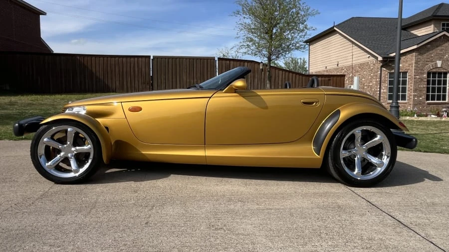 2002 Chrysler Prowler - Image 2 of 11