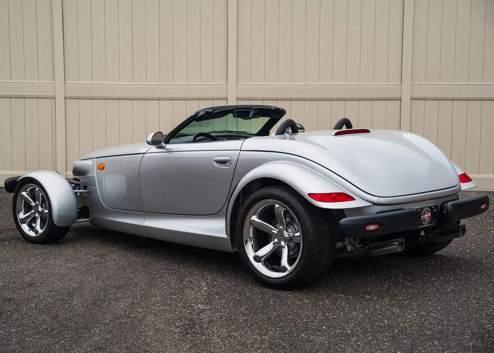 2002 Chrysler Prowler - Image 2 of 22