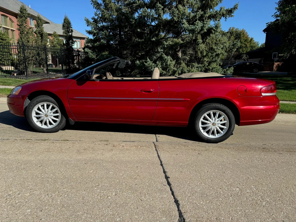 2002 Chrysler Sebring - Image 11 of 31