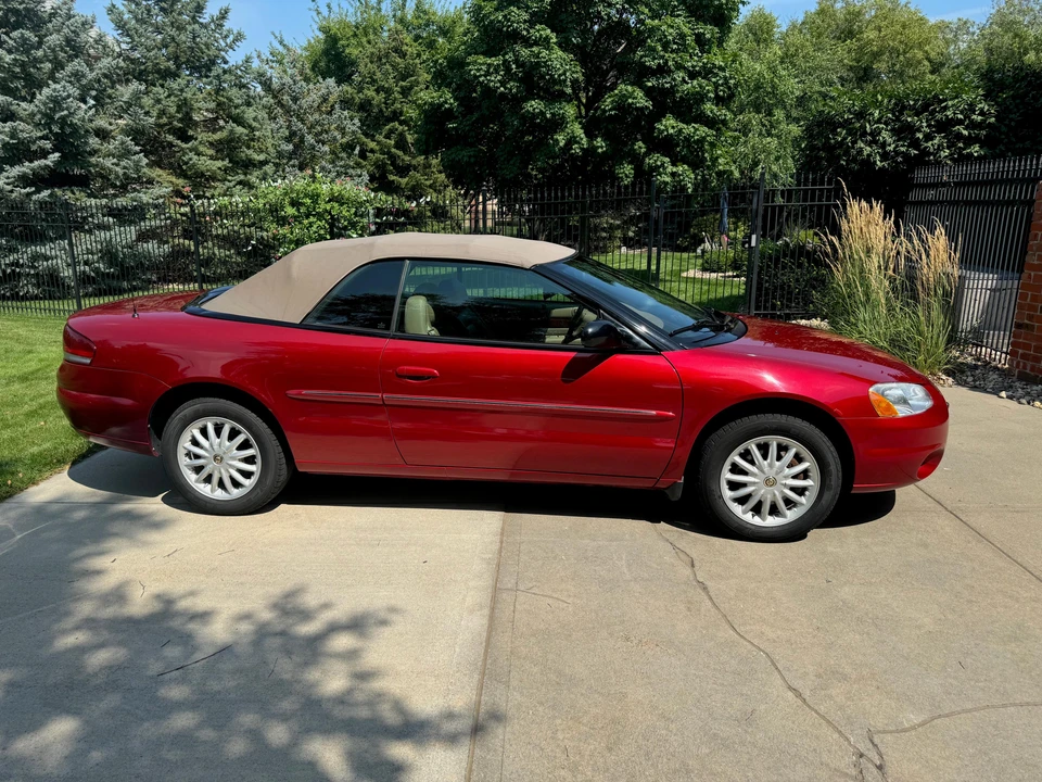 2002 Chrysler Sebring - Image 25 of 31