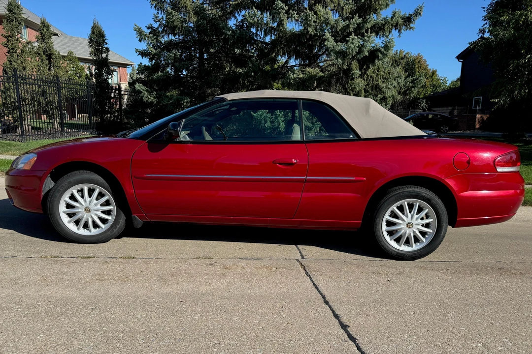 2002 Chrysler Sebring - Image 21 of 31