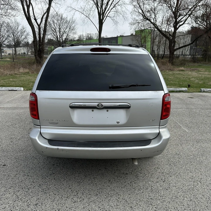 2002 Chrysler Town & Country - Image 6 of 21