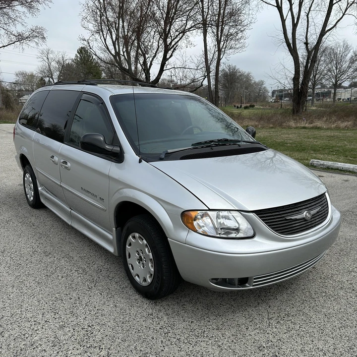 2002 Chrysler Town & Country - Image 14 of 21