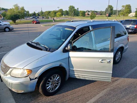 2002 Chrysler Town & Country Limited Minivan 4D