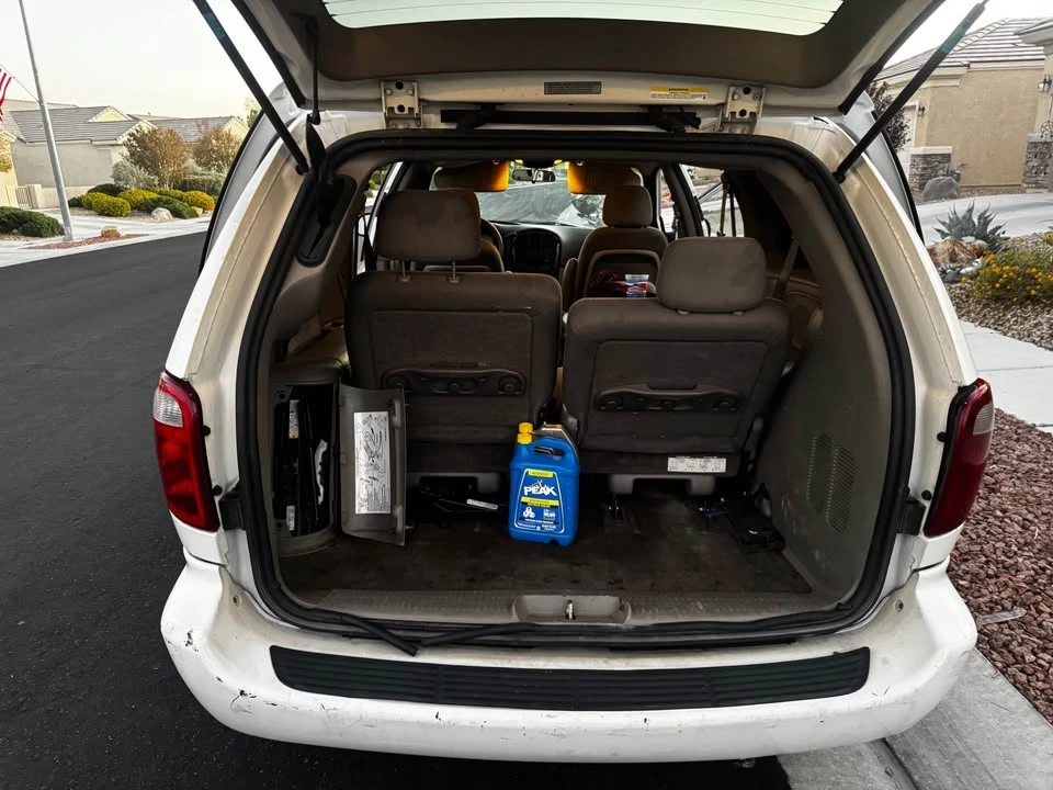 2002 Chrysler Town & Country - Image 6 of 13