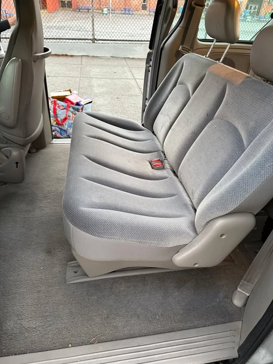 2002 Chrysler - Image 15 of 15