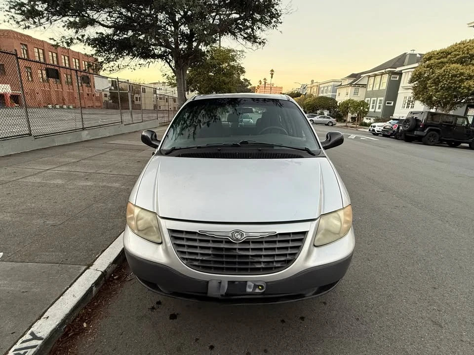 2002 Chrysler - Image 2 of 15