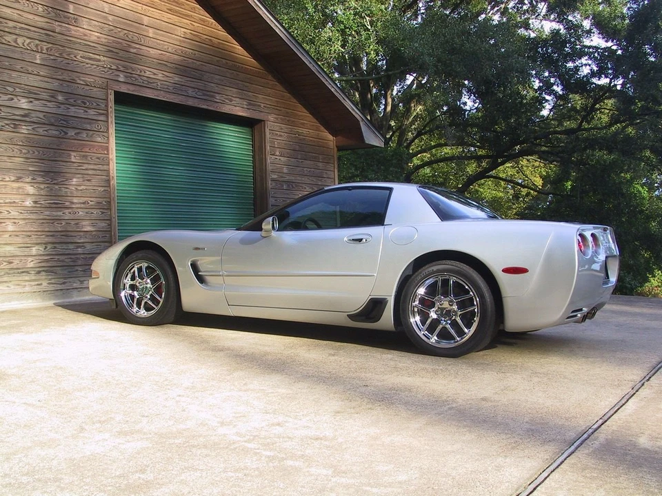 2023 Chevrolet Corvette C8 Z06 - Image 2 of 8