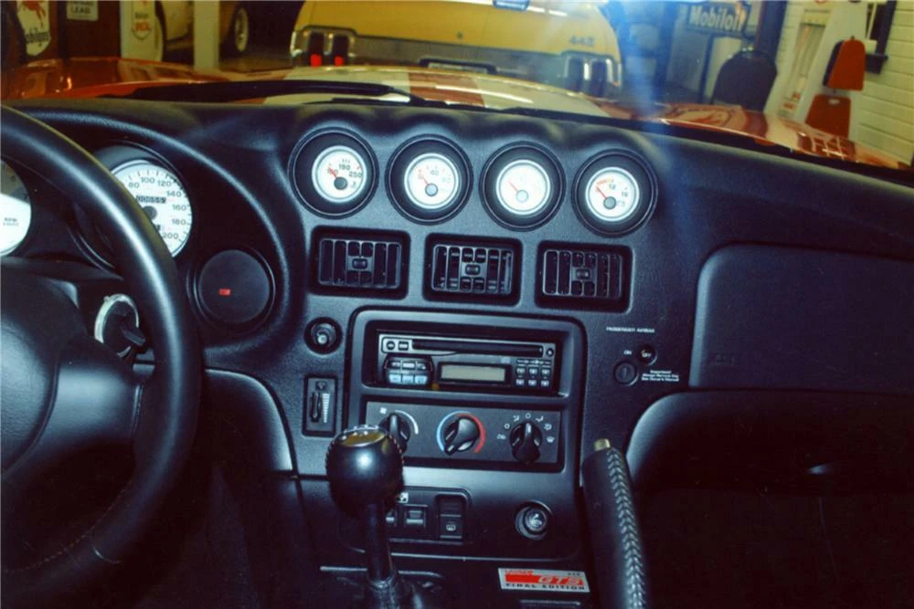 2002 Dodge Viper GTS 2nd Gen - Image 4 of 5
