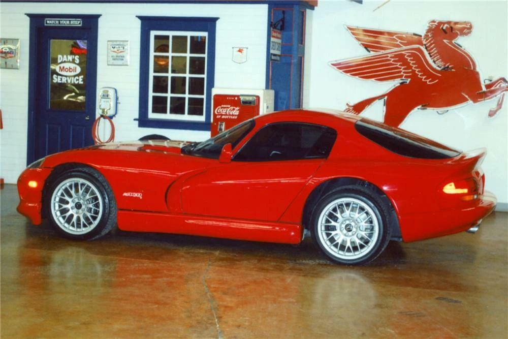 2002 Dodge Viper GTS 2nd Gen - Image 5 of 5