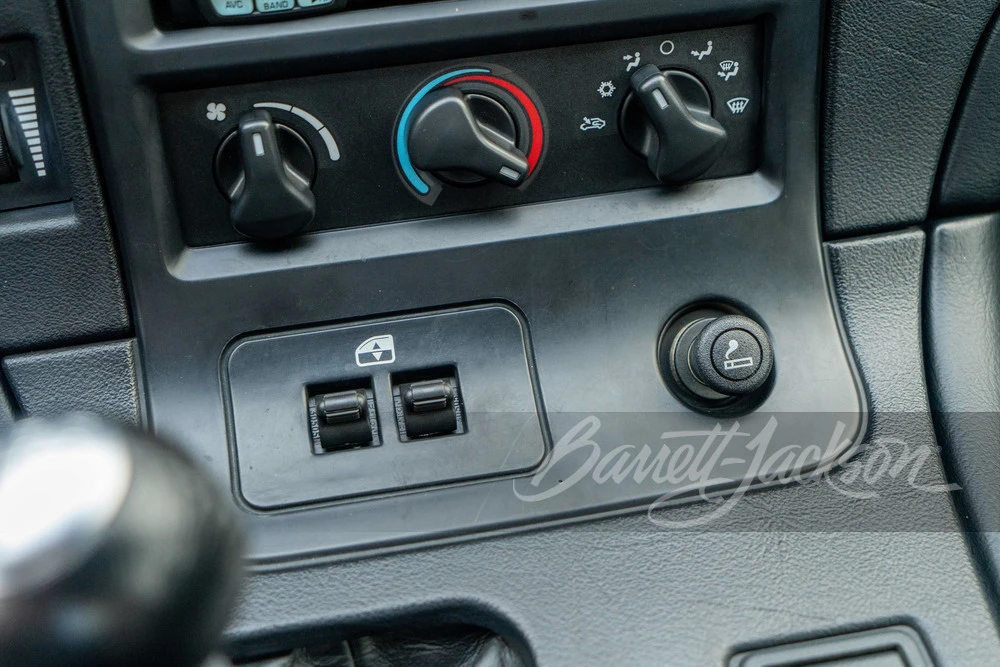 2002 Dodge Viper 2nd Gen - Image 11 of 30