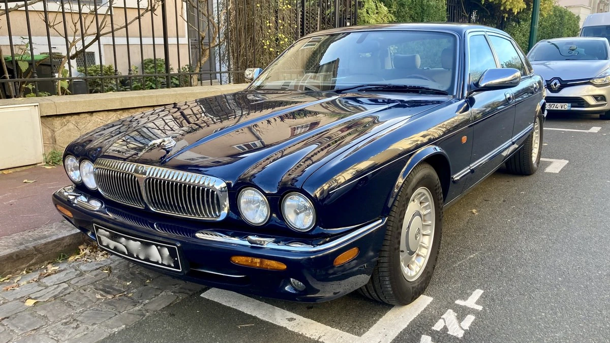 2002 Daimler - Image 3 of 30