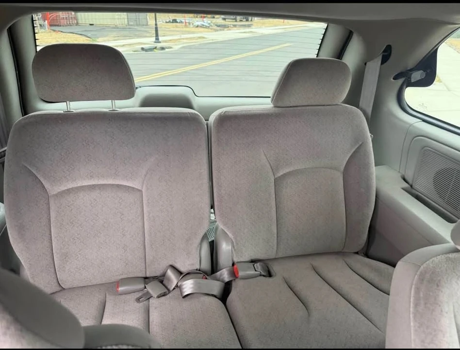 2002 Dodge Caravan - Image 11 of 13
