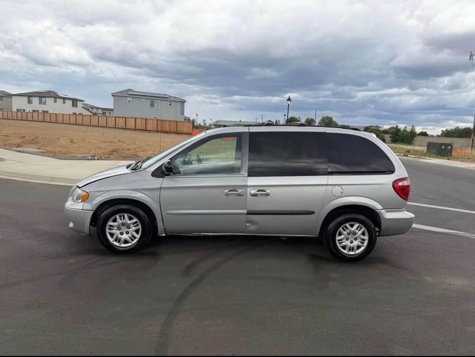 2002 Dodge Caravan - Image 5 of 13