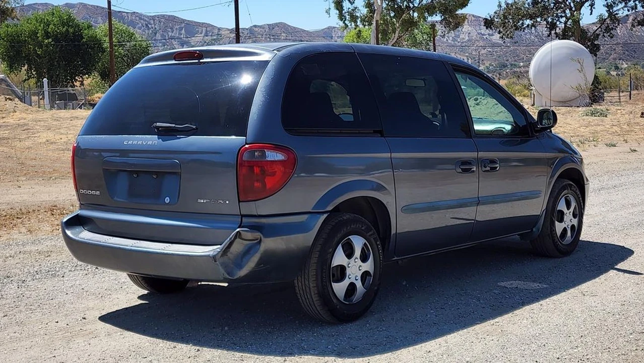 2002 Dodge Caravan - Image 7 of 12