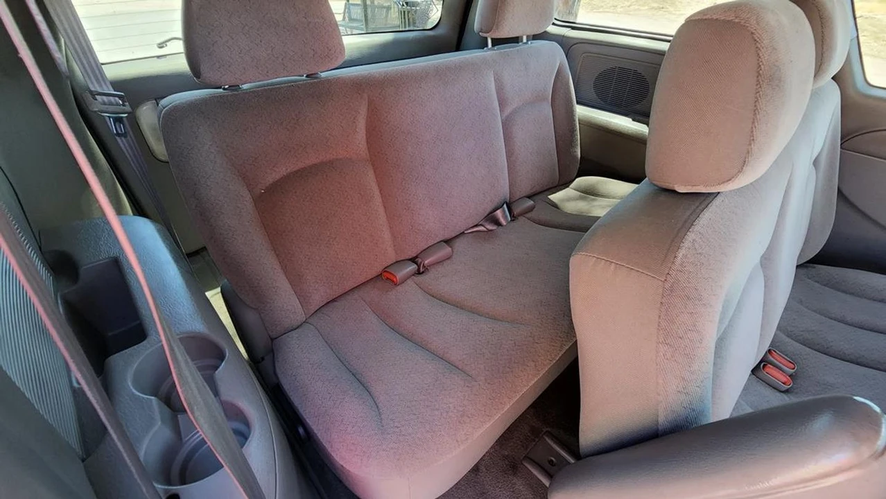 2002 Dodge Caravan - Image 18 of 21