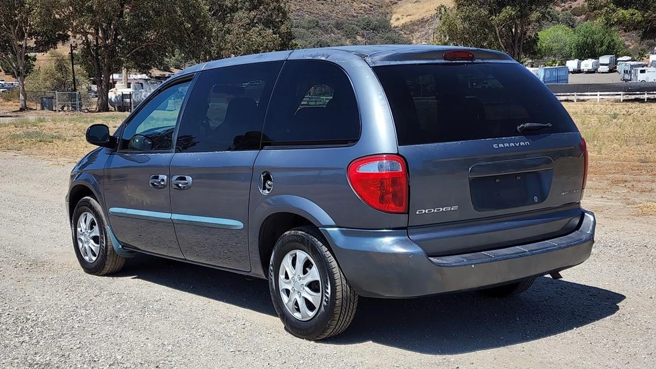 2002 Dodge Caravan - Image 6 of 12