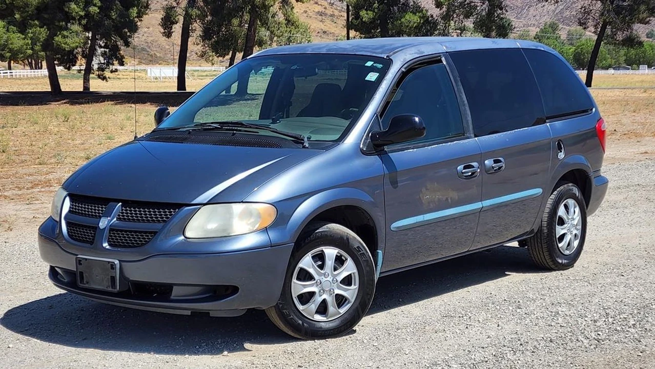 2002 Dodge Caravan - Image 2 of 12