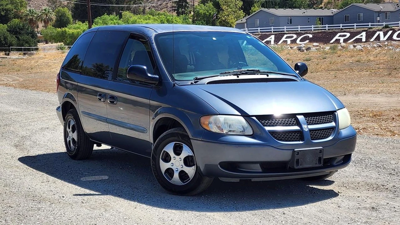 2002 Dodge Caravan - Image 4 of 12