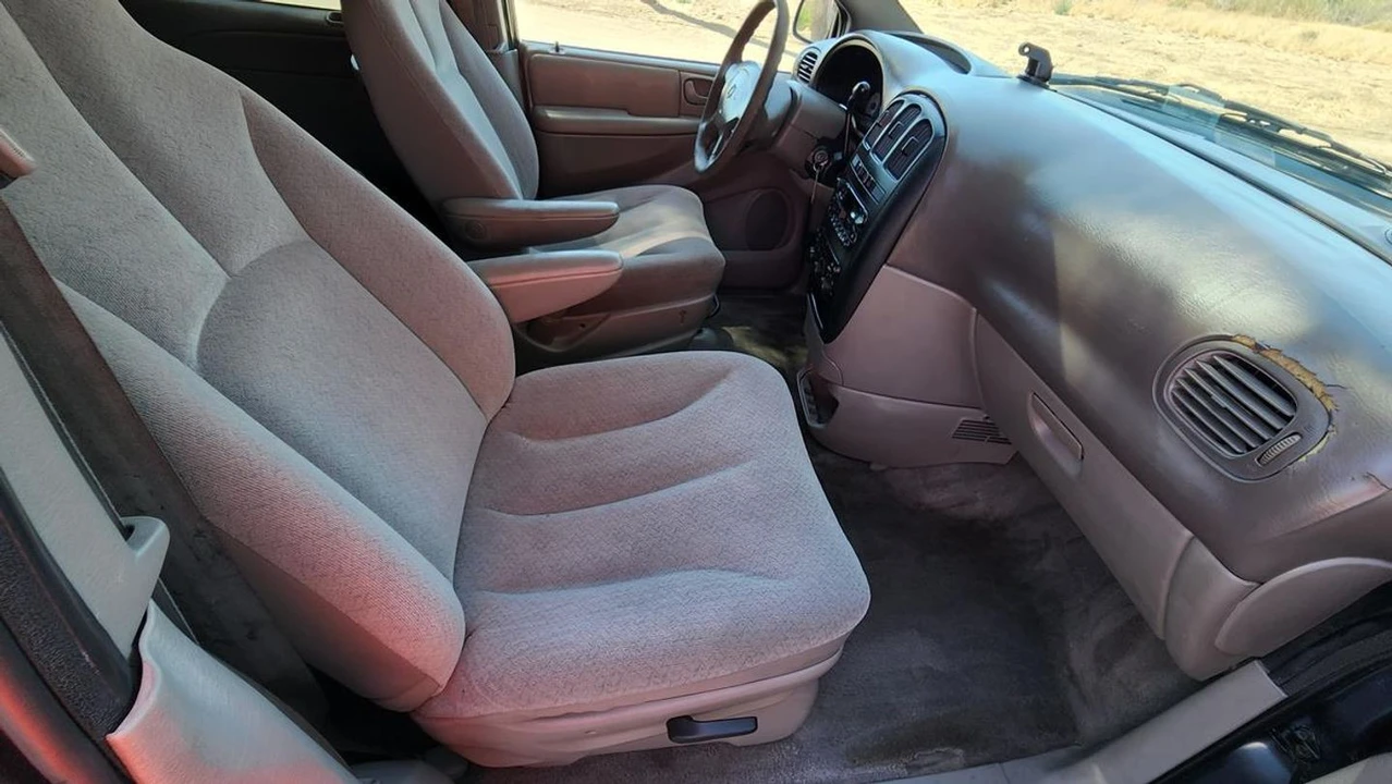 2002 Dodge Caravan - Image 15 of 21