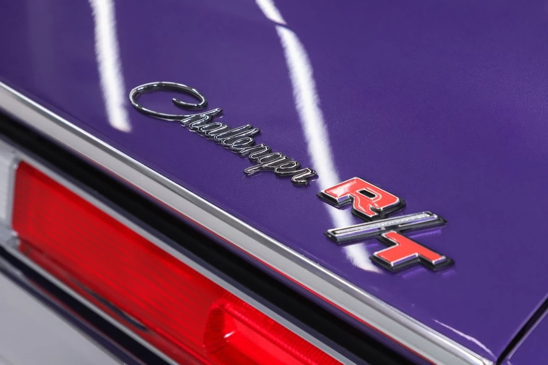 2002 Dodge Challenger - Image 21 of 31