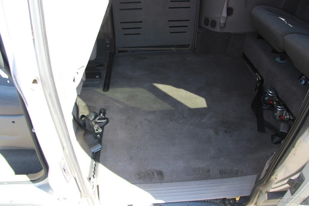 2002 Dodge Caravan - Image 14 of 21